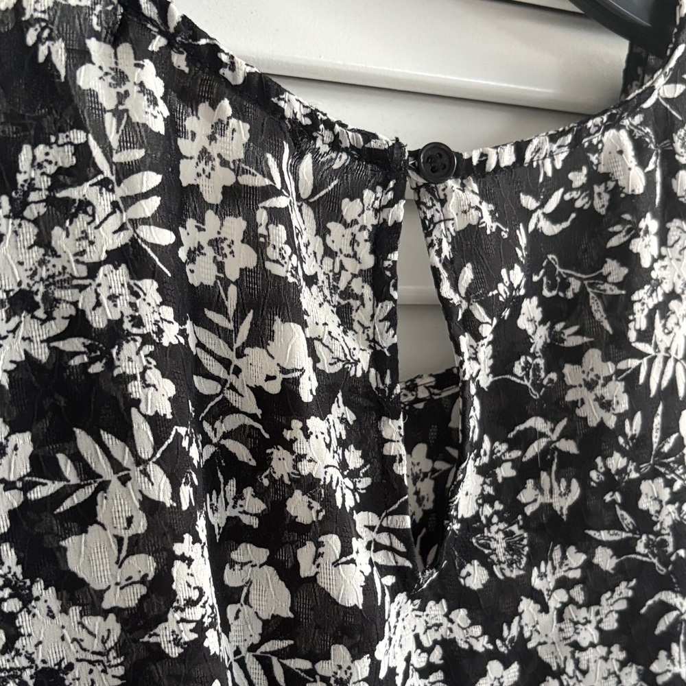 Pleione Black and White Floral Blouse - Picture 6 of 6